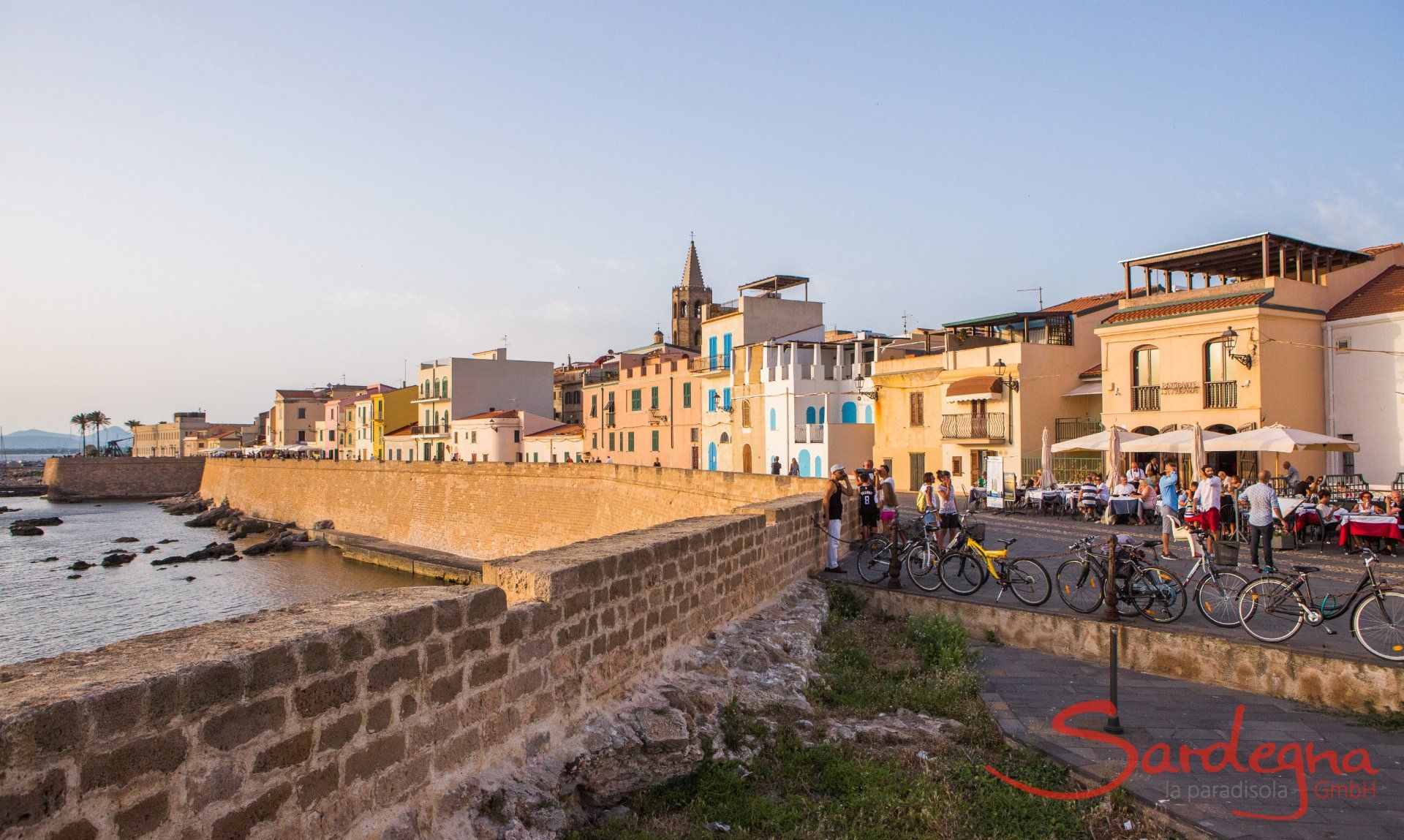 Alghero Das Sardinien Der Katalanen Und Korallen Sardinien De